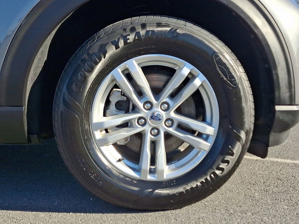 Certified 2023 Ford Explorer XLT w/ Equipment Group 202A image 8