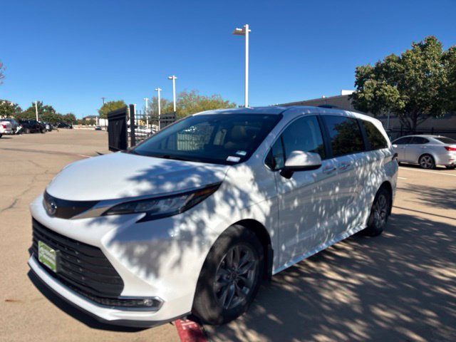 Used 2022 Toyota Sienna XLE