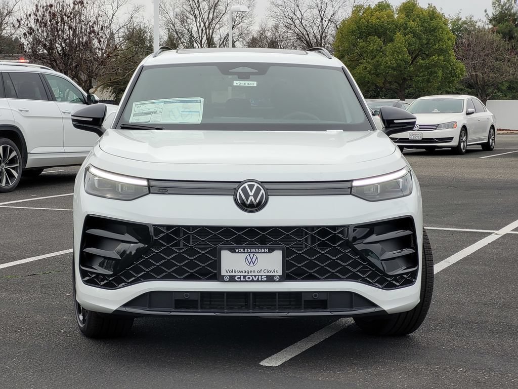 New 2026 Volkswagen Tiguan SE R-Line FWD image 2
