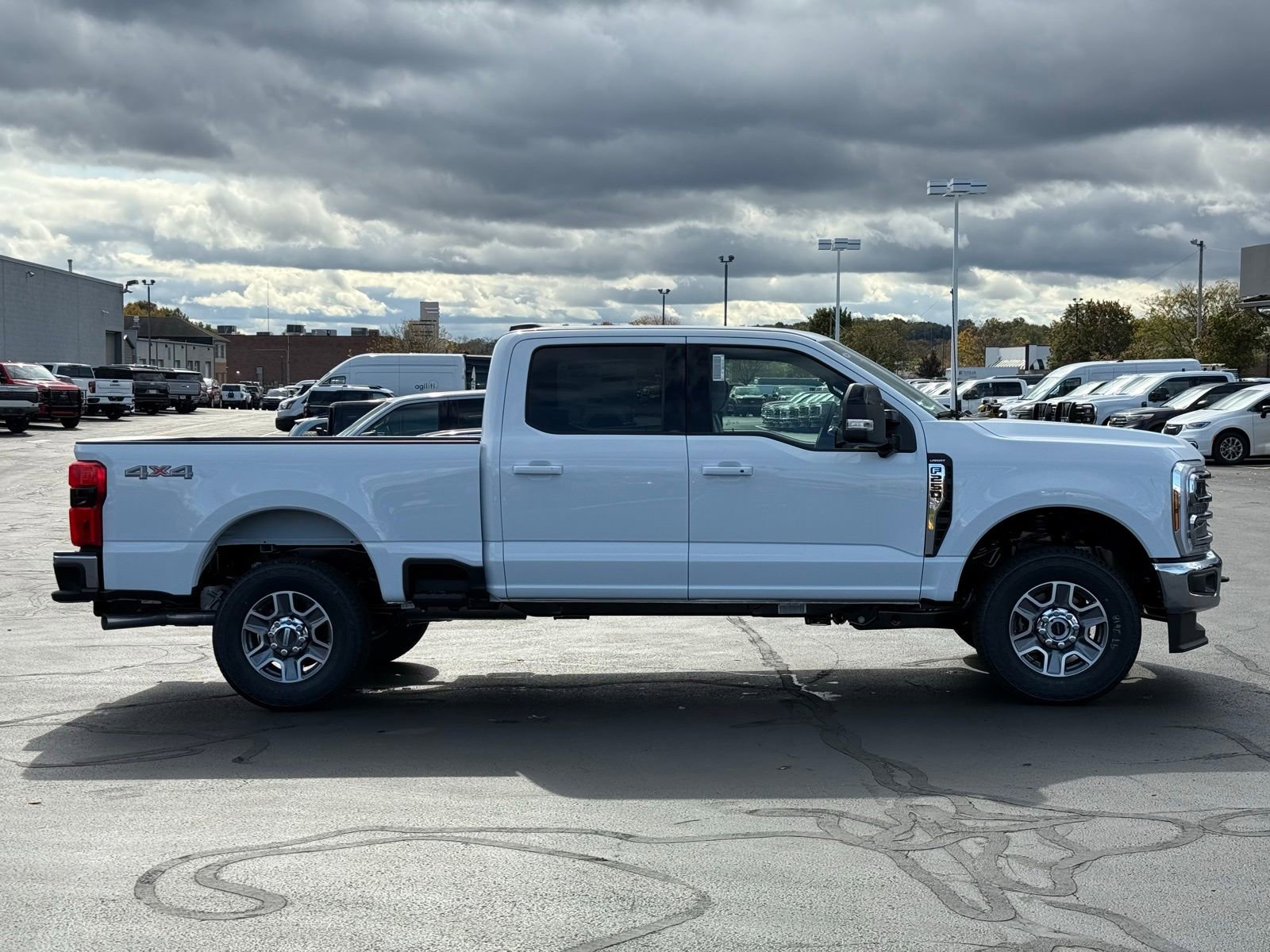New 2026 Ford F250 4x4 Crew Cab Super Duty image 7