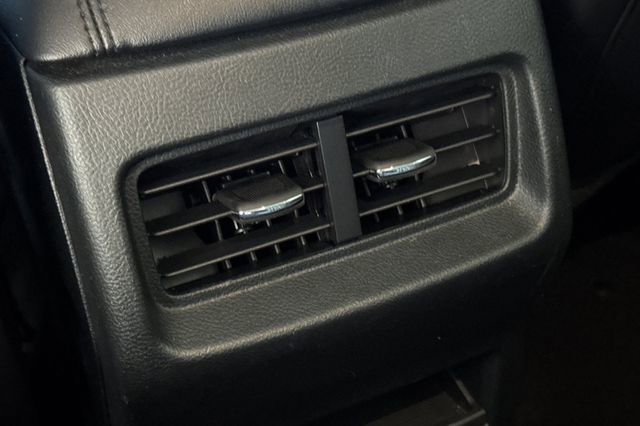 Used 2024 Ford Edge SEL image 44