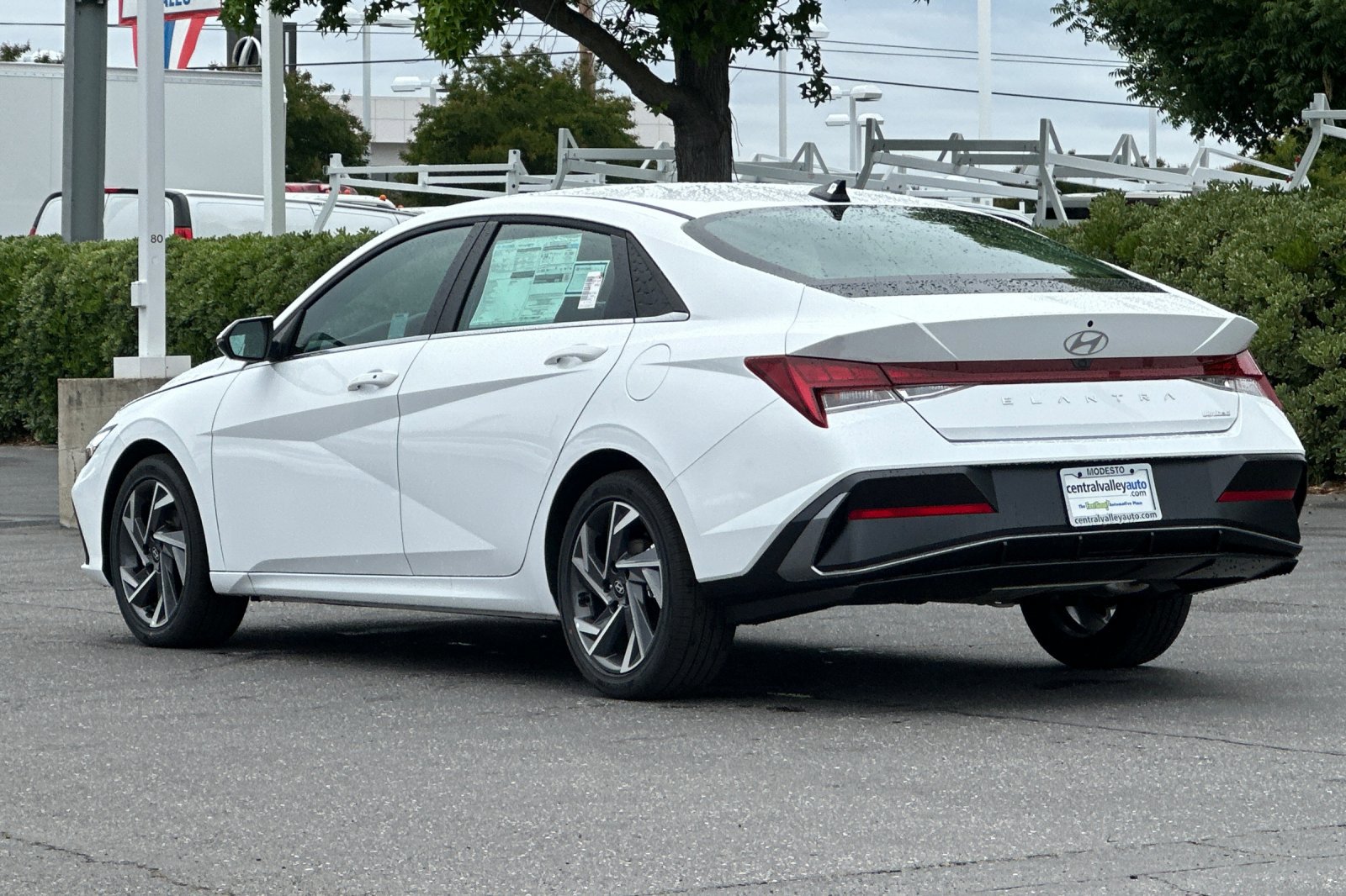 New 2026 Hyundai Elantra Limited FWD image 6