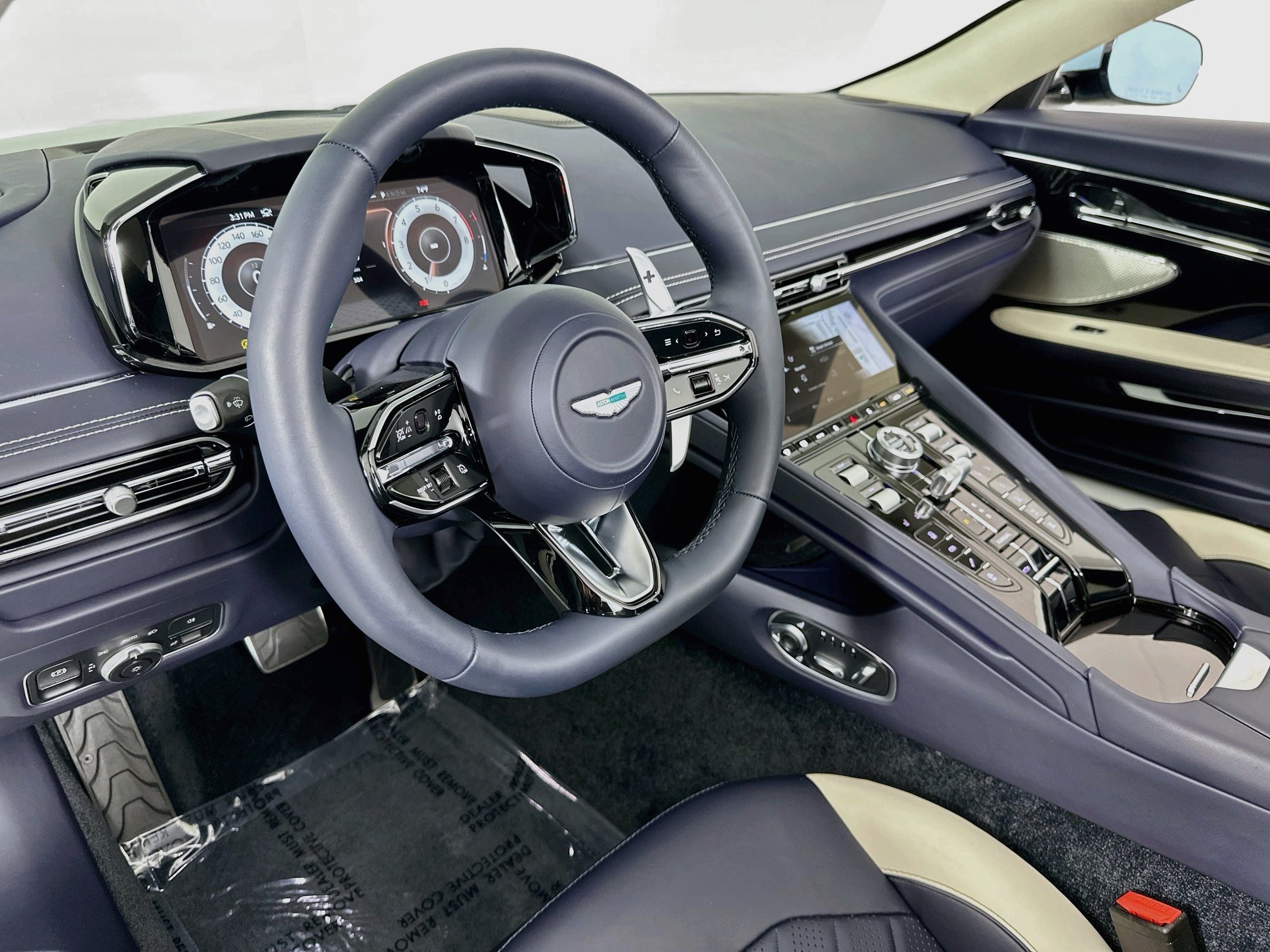 Used 2026 Aston Martin DB12 Convertible RWD image 3