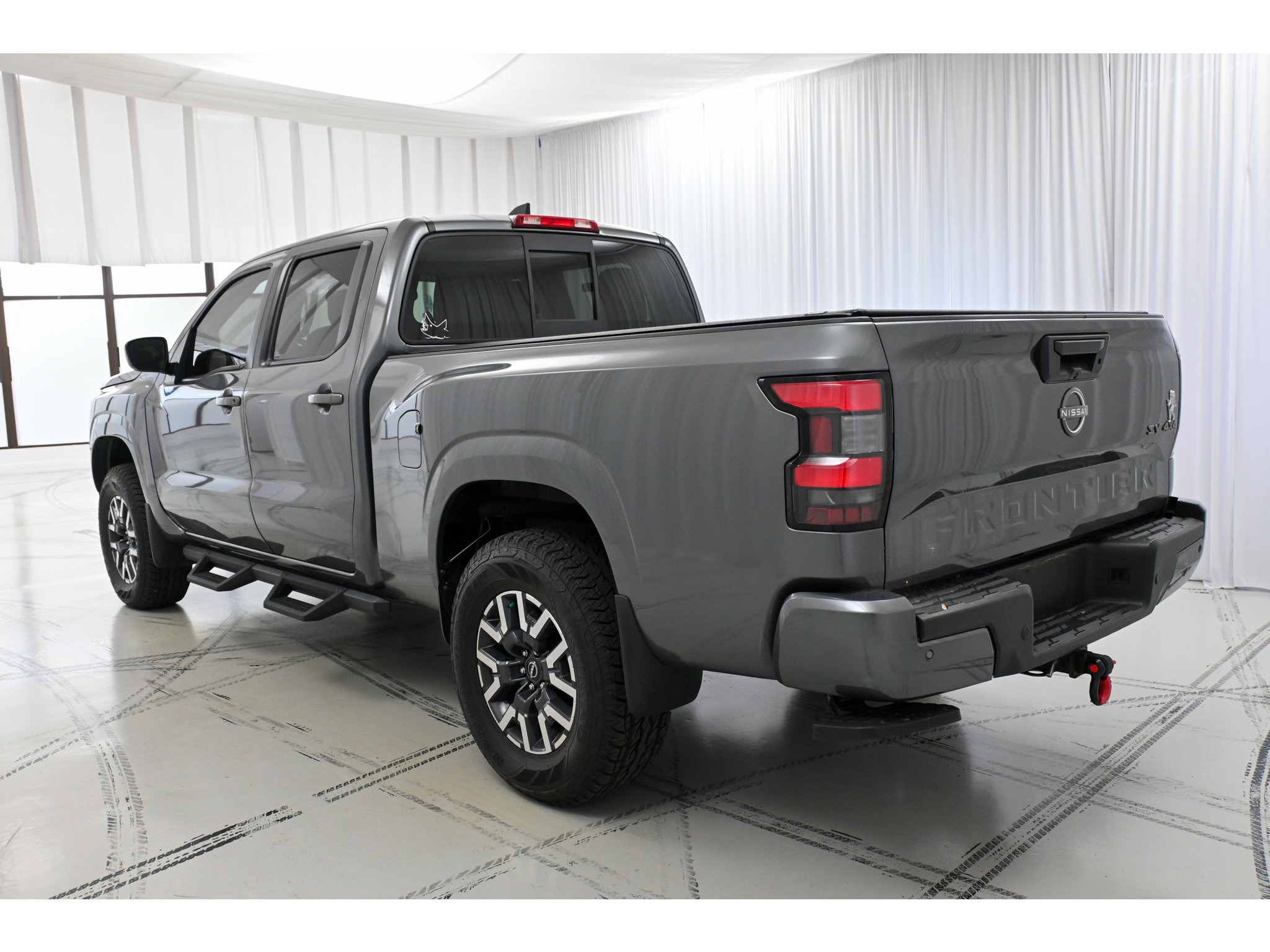 Used 2022 Nissan Frontier SV w/ Technology Package AWD/4WD image 5