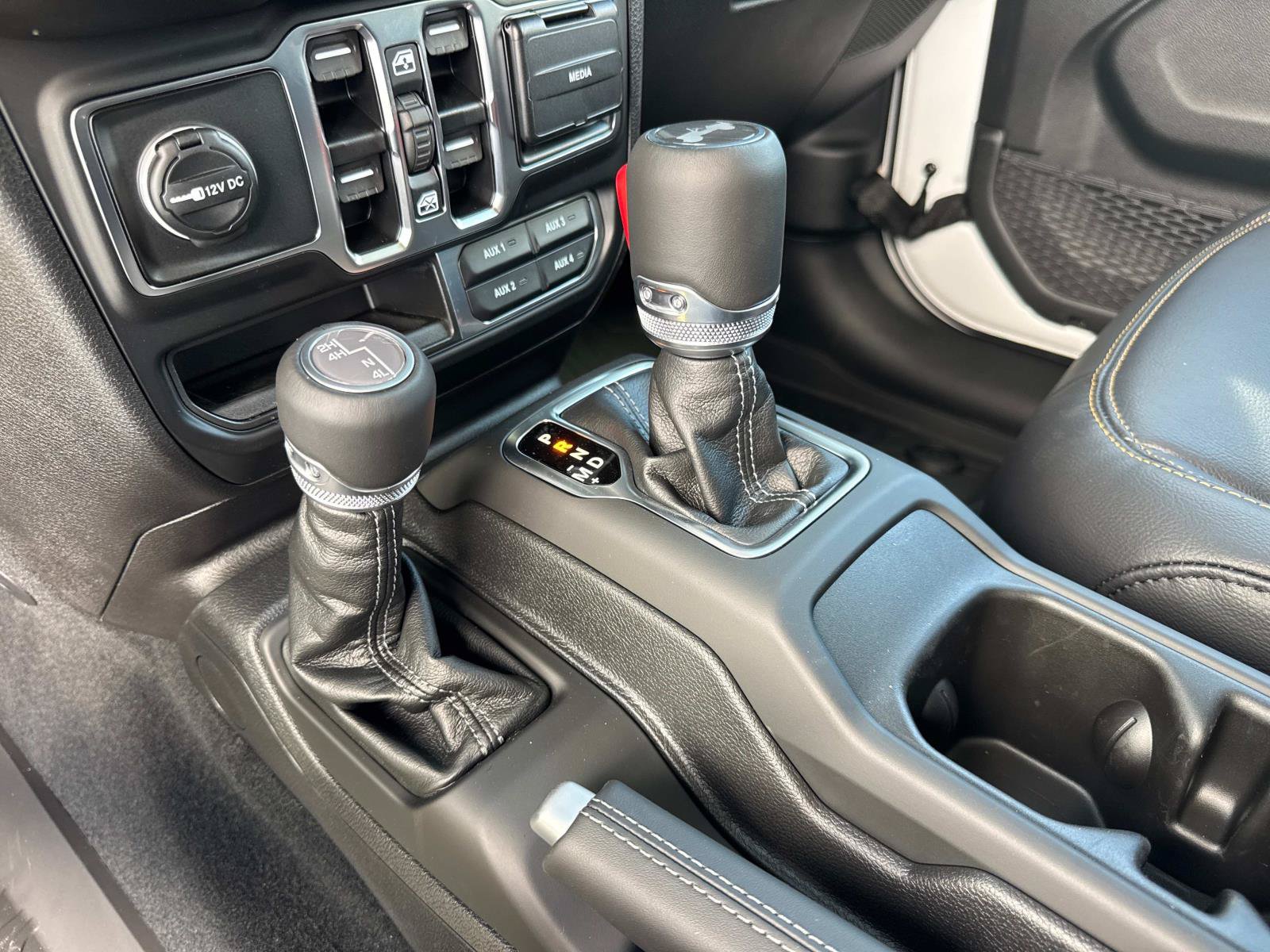 New 2025 Jeep Wrangler Unlimited Sahara AWD/4WD image 25