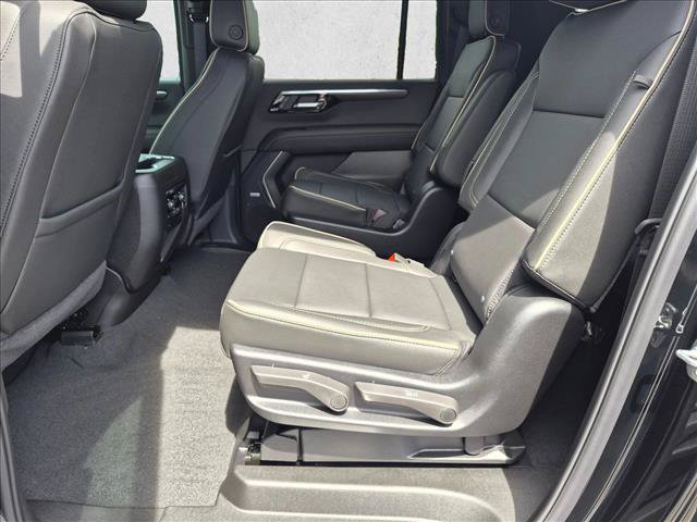 New 2026 Chevrolet Suburban Premier RWD image 14