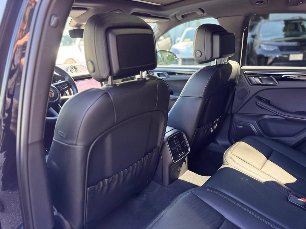 Used 2026 Porsche Macan S AWD/4WD image 19