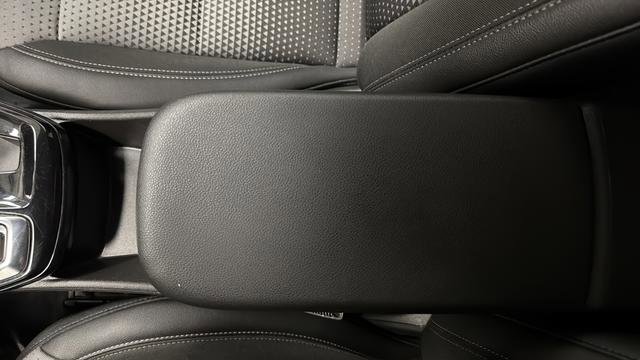 Used 2025 Chevrolet Trax LT FWD image 19