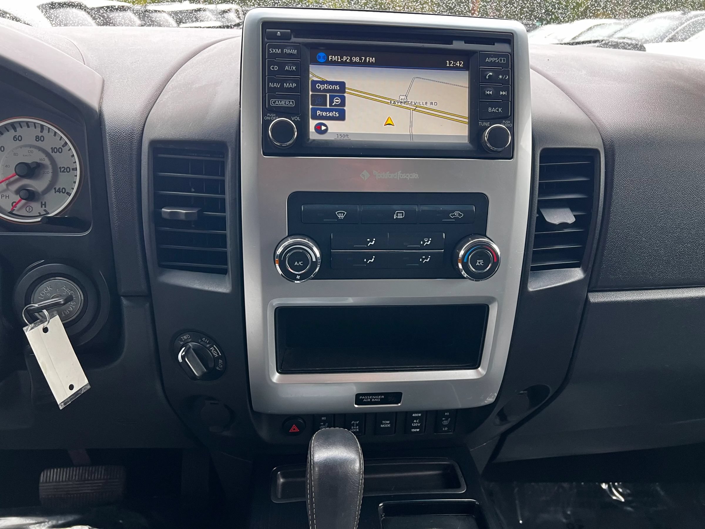 Used 2015 Nissan Titan PRO-4X w/ Pro-4x Luxury Package AWD/4WD image 19