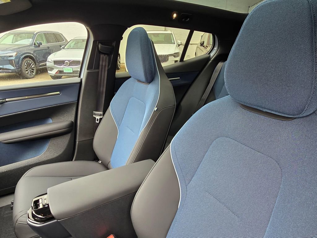New 2026 Volvo EX30 Plus w/ Climate Package RWD image 21