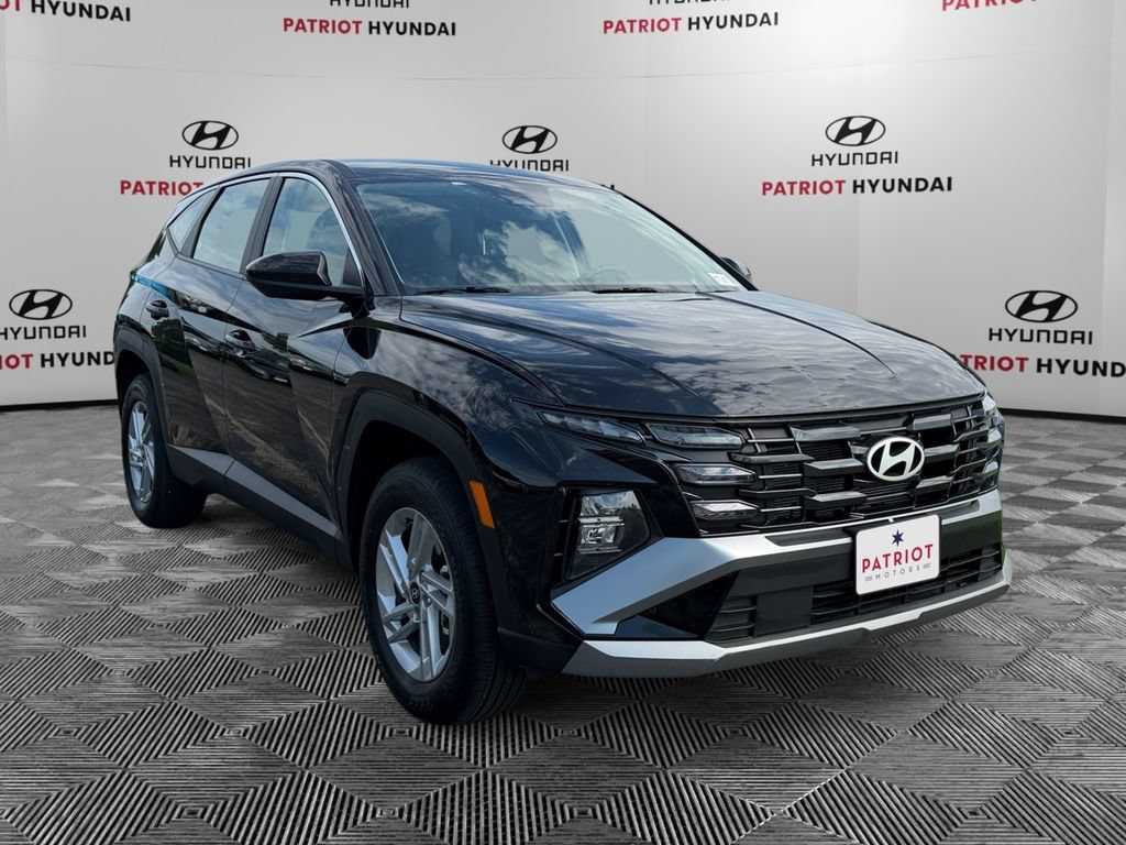 Used 2025 Hyundai Tucson SE AWD/4WD image 1