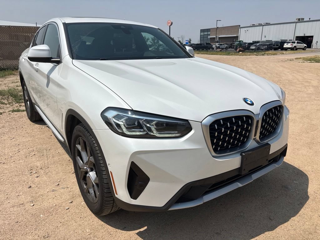Used 2024 BMW X4 xDrive30i w/ Parking Assistance Package AWD/4WD image 7