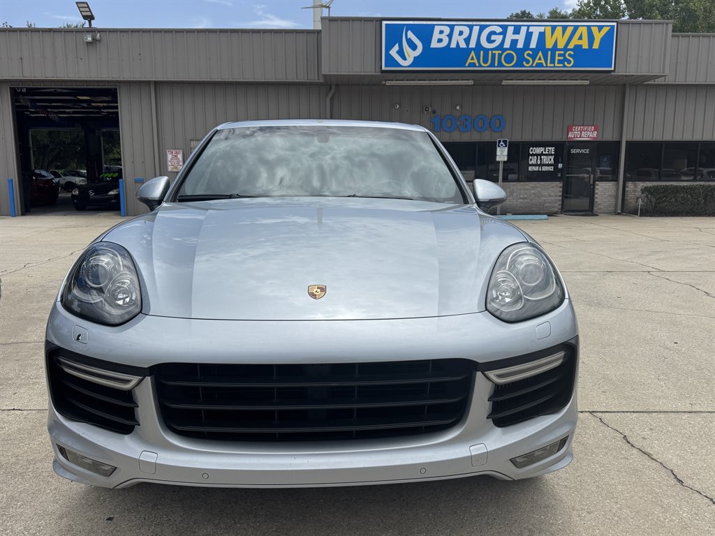 Used 2018 Porsche Cayenne GTS AWD/4WD image 3