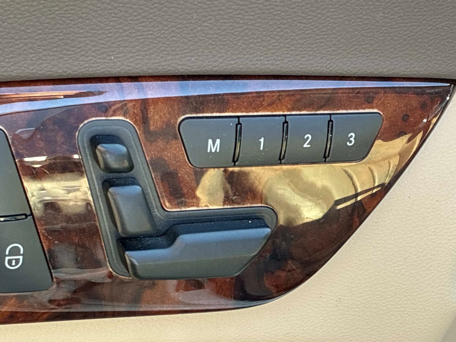 Used 2014 Mercedes-Benz CLS 550 4MATIC image 24