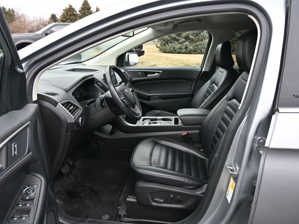 Used 2023 Ford Edge SEL image 40