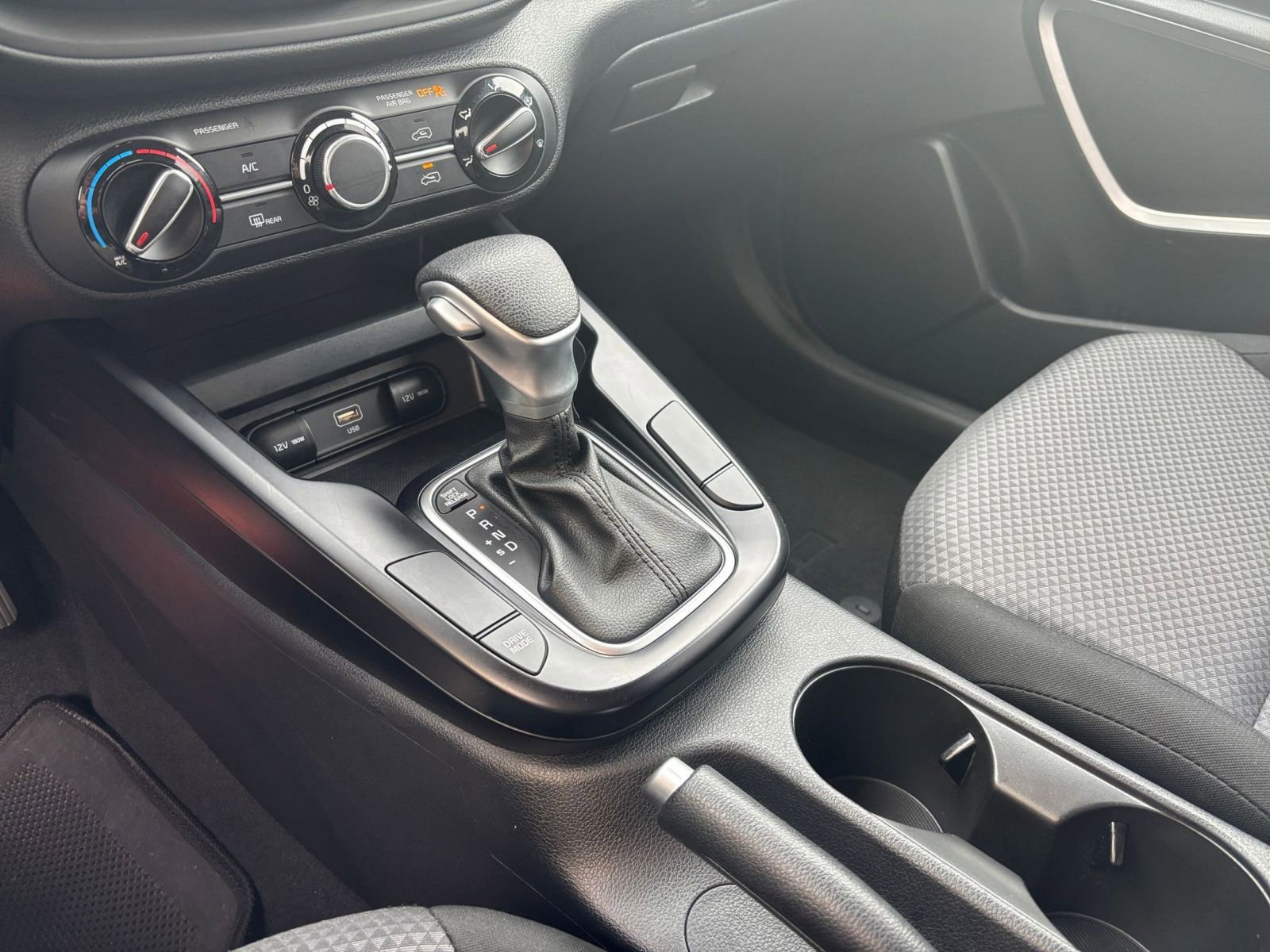 Used 2025 Kia Soul LX w/ LX Technology Package FWD image 39