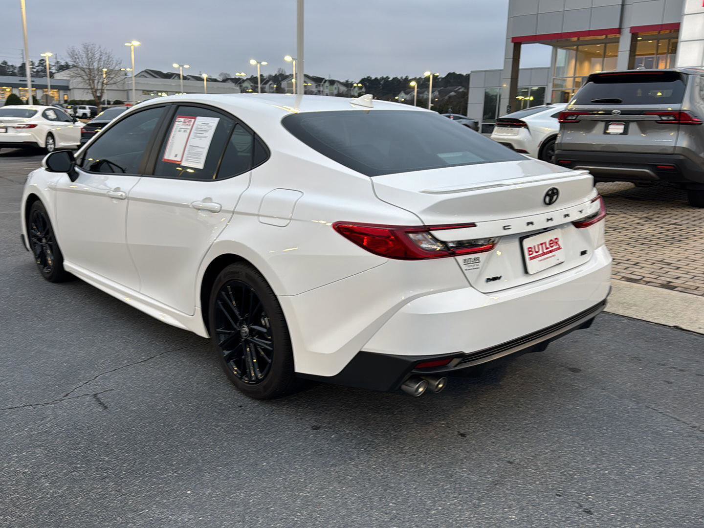 Certified 2025 Toyota Camry SE image 3