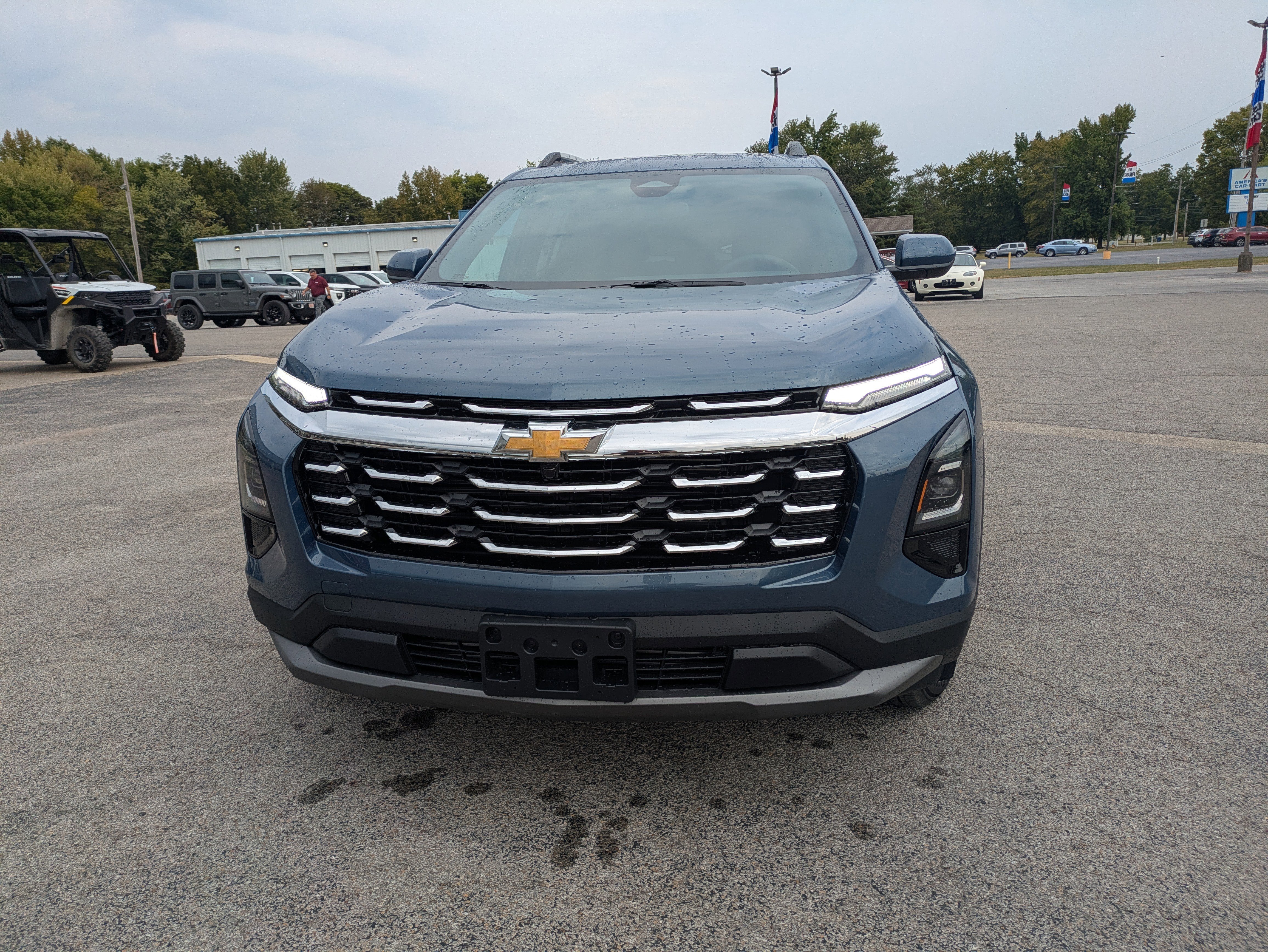 New 2026 Chevrolet Equinox LT w/ Convenience Package II image 2