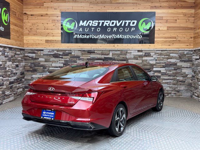 Certified 2023 Hyundai Elantra Limited w/ Preferred Accessory Package FWD image 9