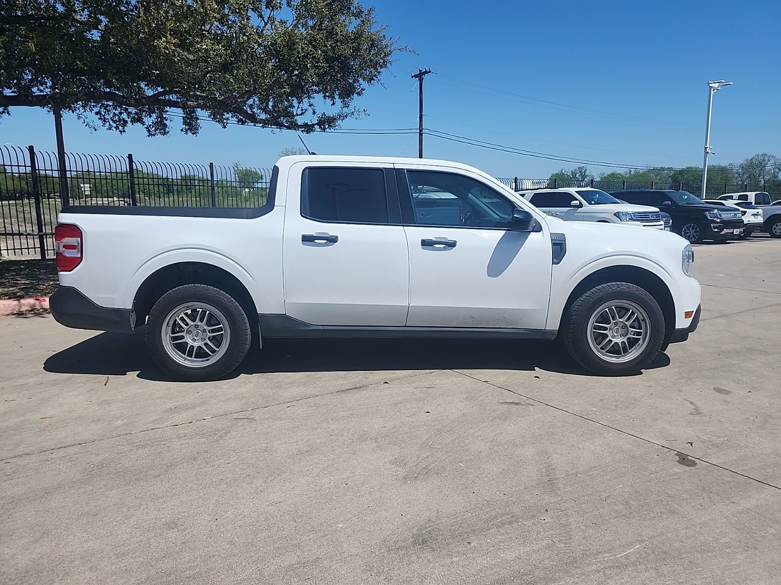 Used 2024 Ford Maverick XLT w/ XLT Luxury Package FWD image 2