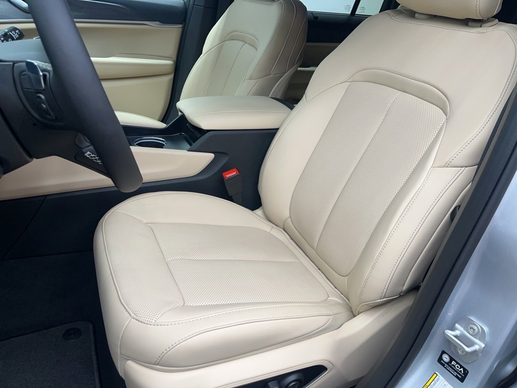 New 2025 Jeep Grand Cherokee L Limited w/ Luxury Tech Group II image 9