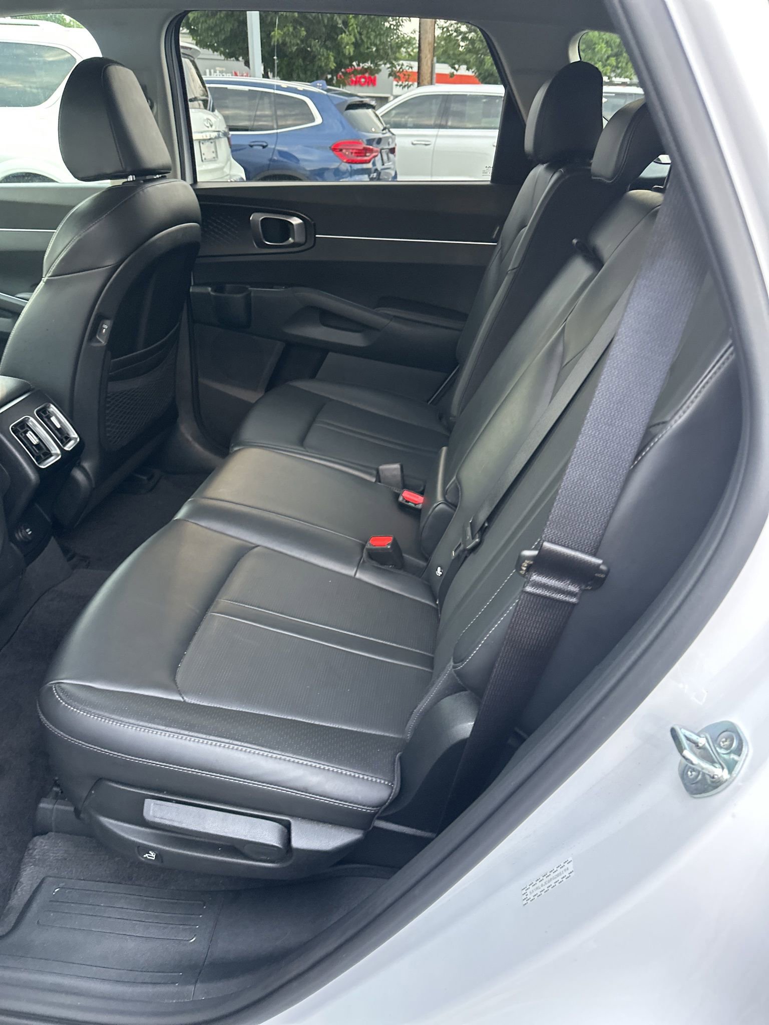 Used 2024 Kia Sorento S image 30