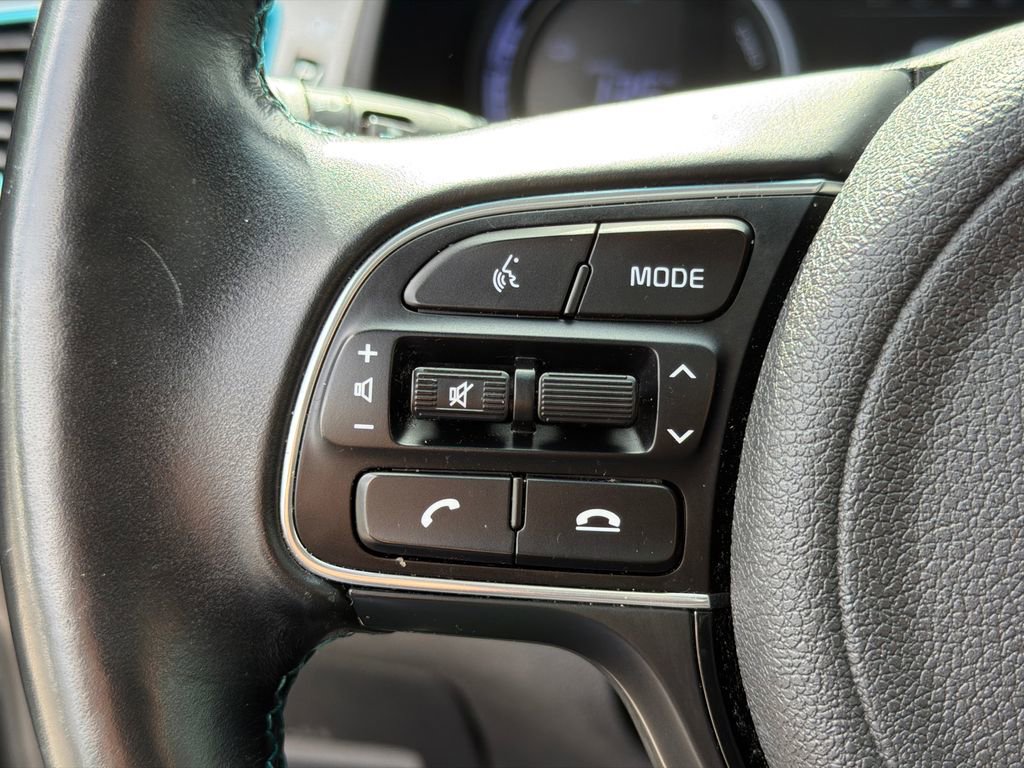 Used 2019 Kia Niro EX Premium FWD image 24