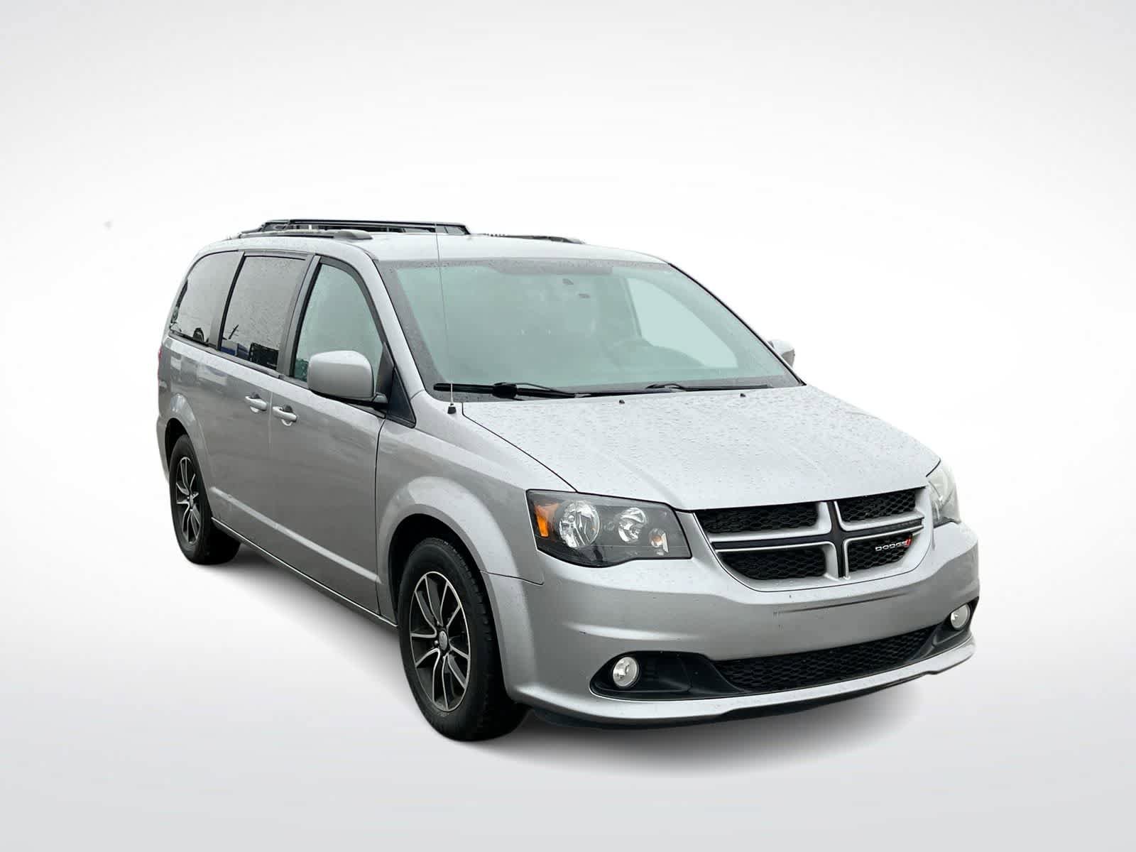 Used 2018 Dodge Grand Caravan GT image 2