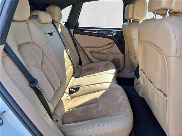 Used 2018 Porsche Macan AWD/4WD image 27