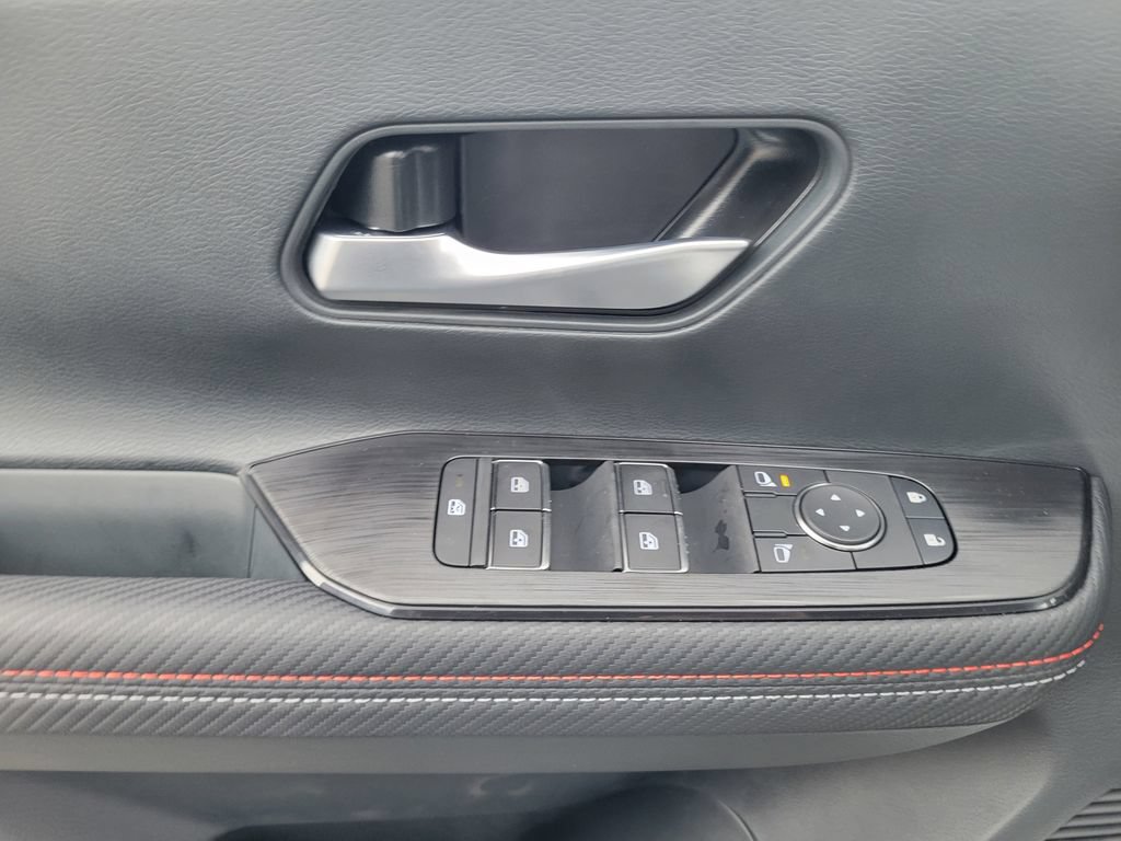 New 2026 Nissan Kicks SR w/ Cold Weather Package AWD/4WD image 15