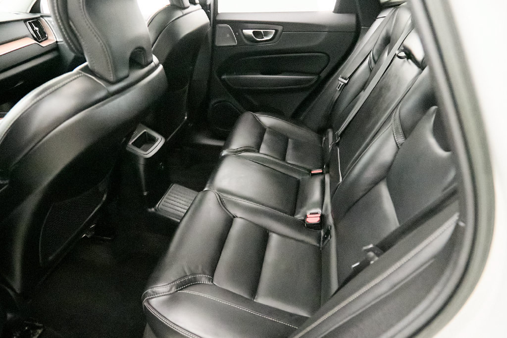 Certified 2023 Volvo XC60 T8 Ultimate w/ Climate Package AWD/4WD image 21