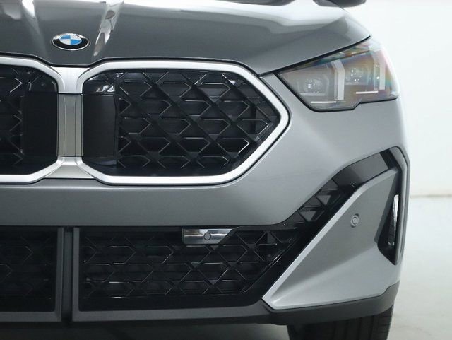 Used 2025 BMW X2 xDrive28i AWD/4WD image 9