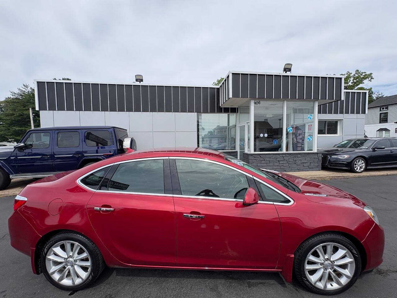 Used 2013 Buick Verano Leather FWD image 9