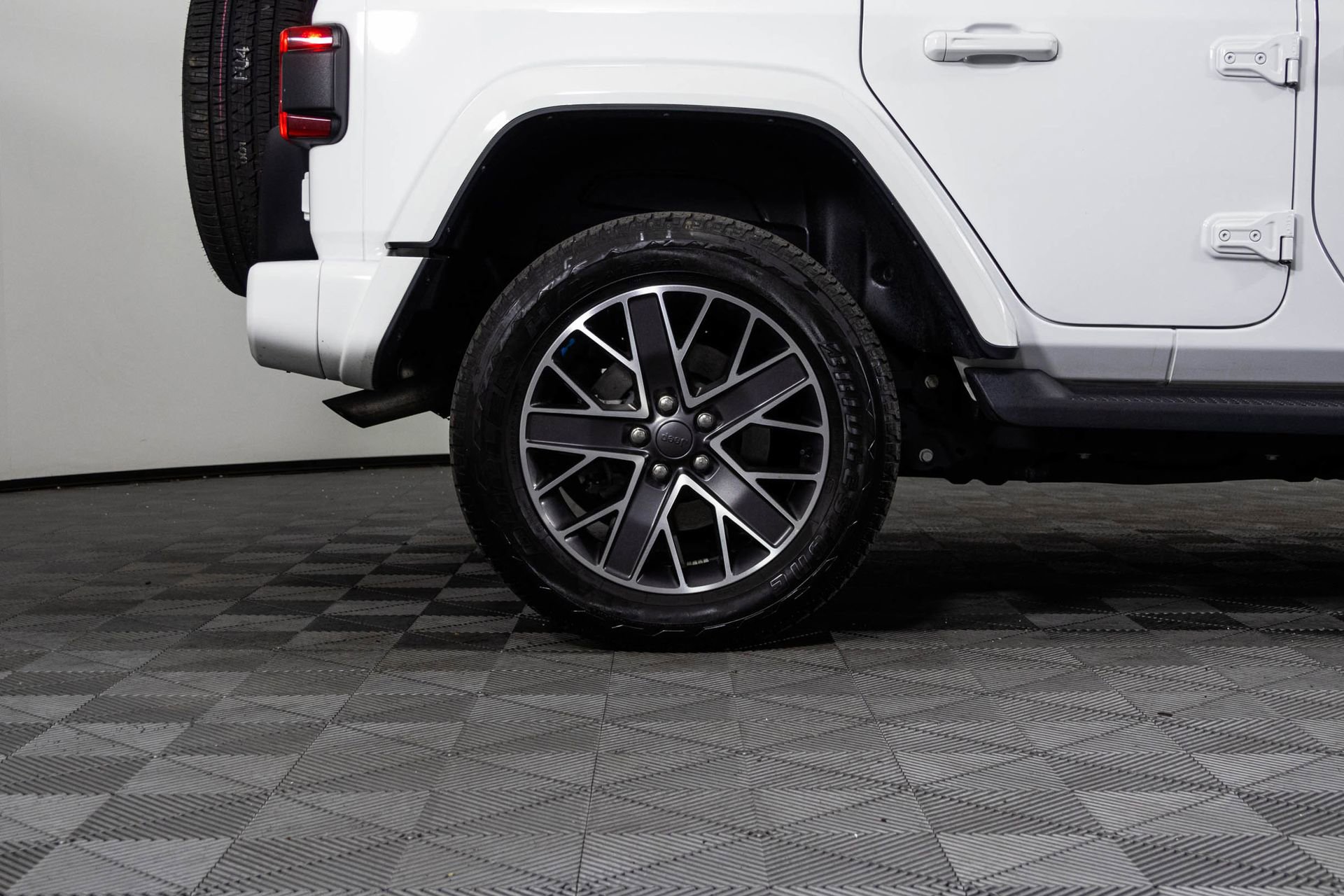 Used 2022 Jeep Wrangler Unlimited Sahara image 46