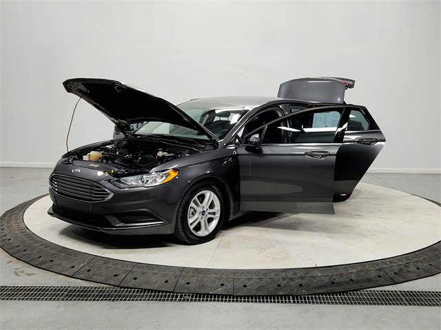 Used 2018 Ford Fusion SE image 11