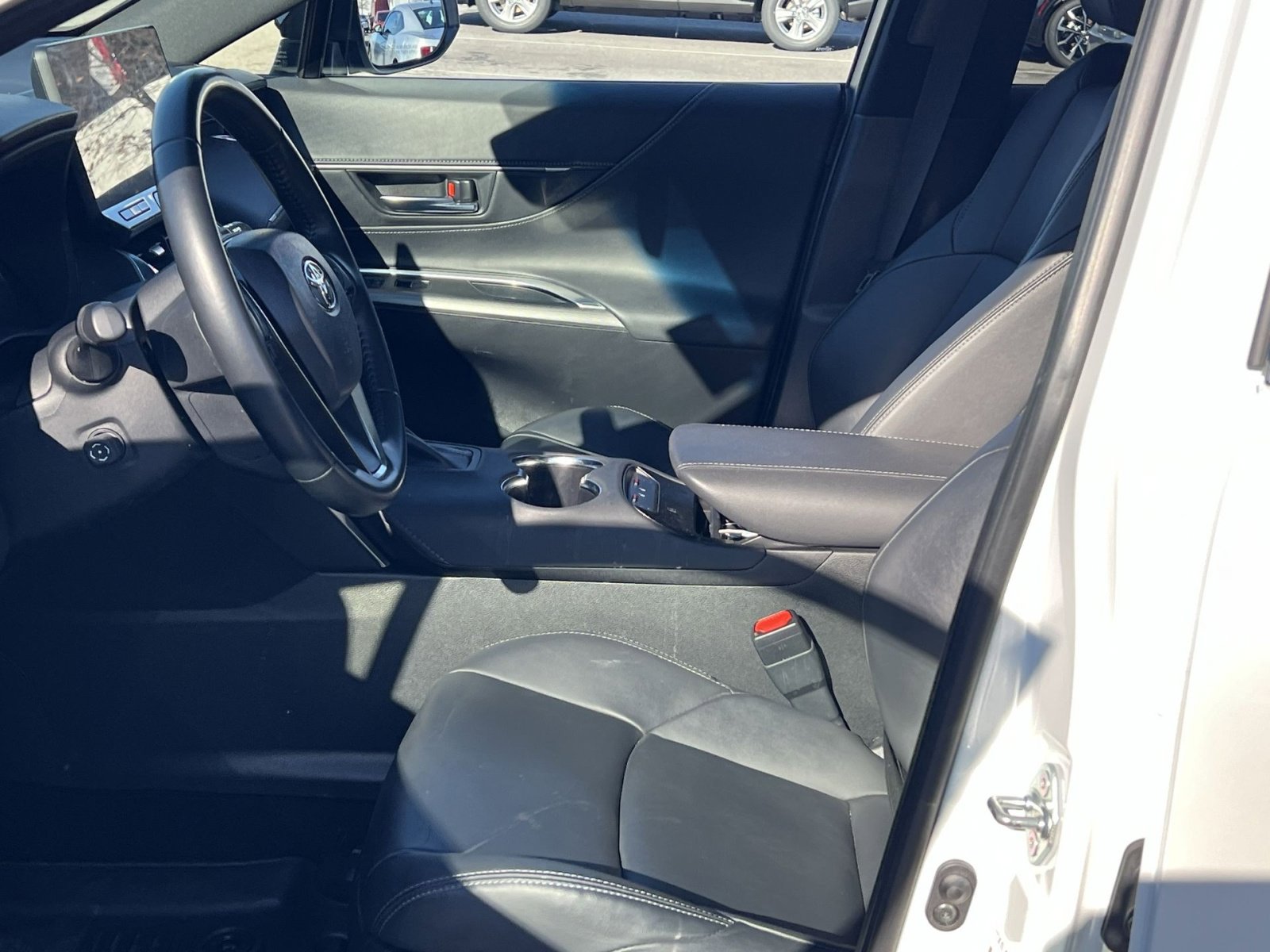 Used 2023 Toyota Venza Nightshade image 13