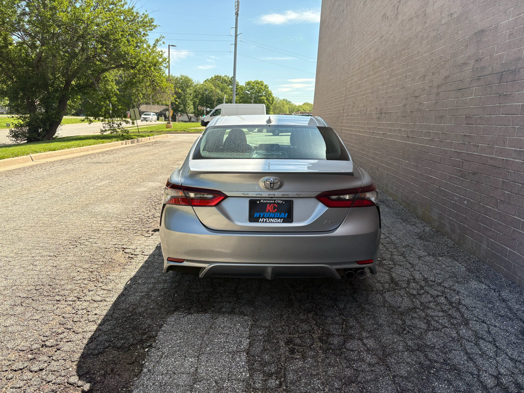 Used 2024 Toyota Camry SE FWD image 4