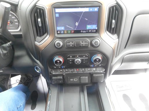 Used 2022 Chevrolet Silverado 1500 High Country w/ Technology Package AWD/4WD image 16
