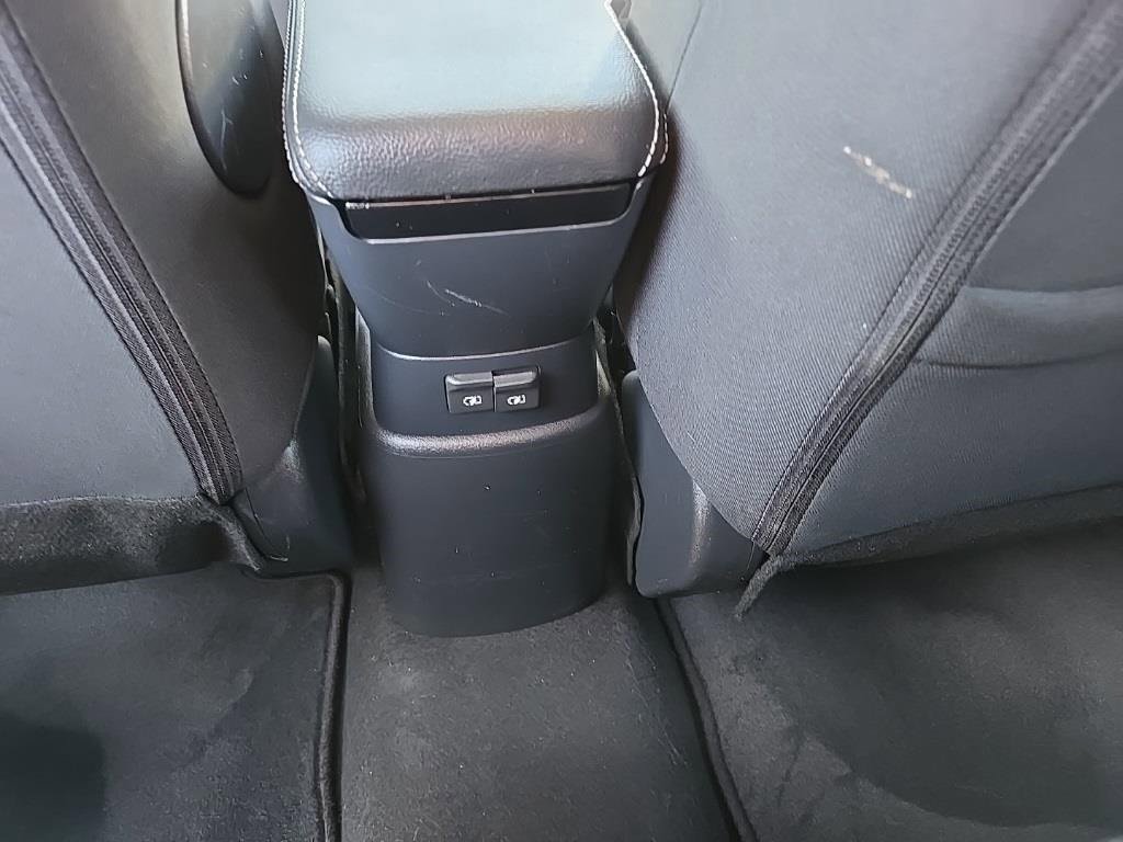 Used 2021 Nissan Kicks S image 19