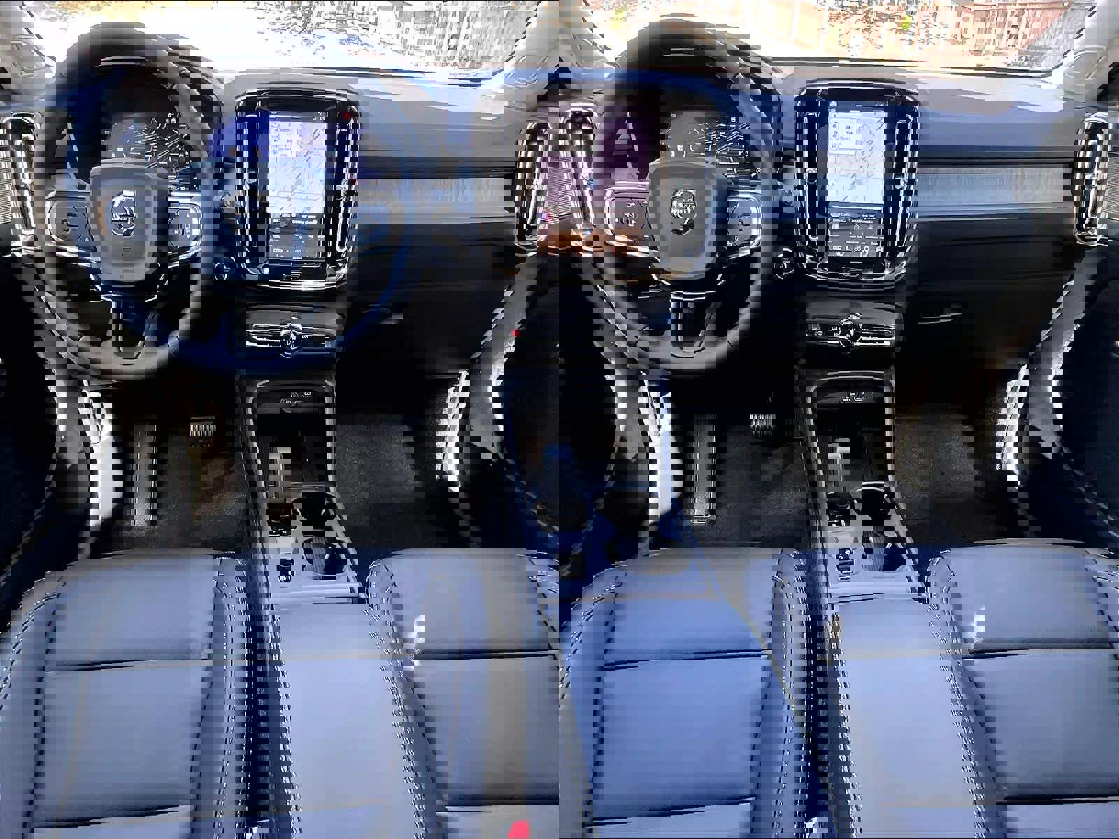 New 2026 Volvo XC40 B5 Core w/ Climate Package image 7