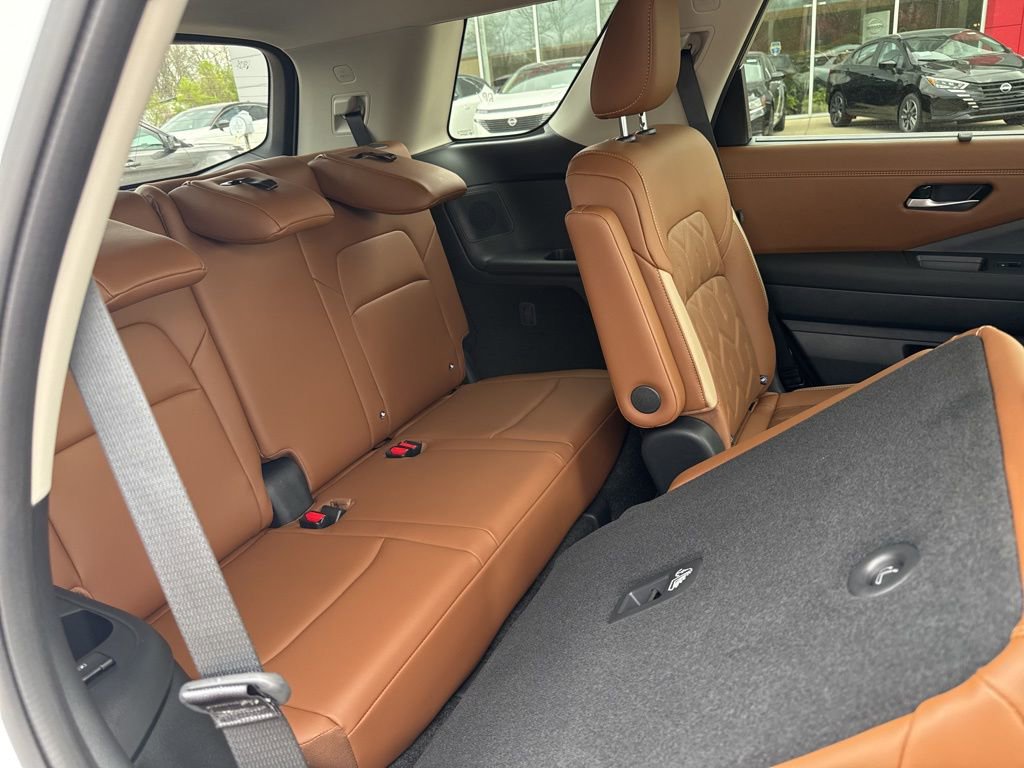 New 2026 Nissan Pathfinder Platinum image 41