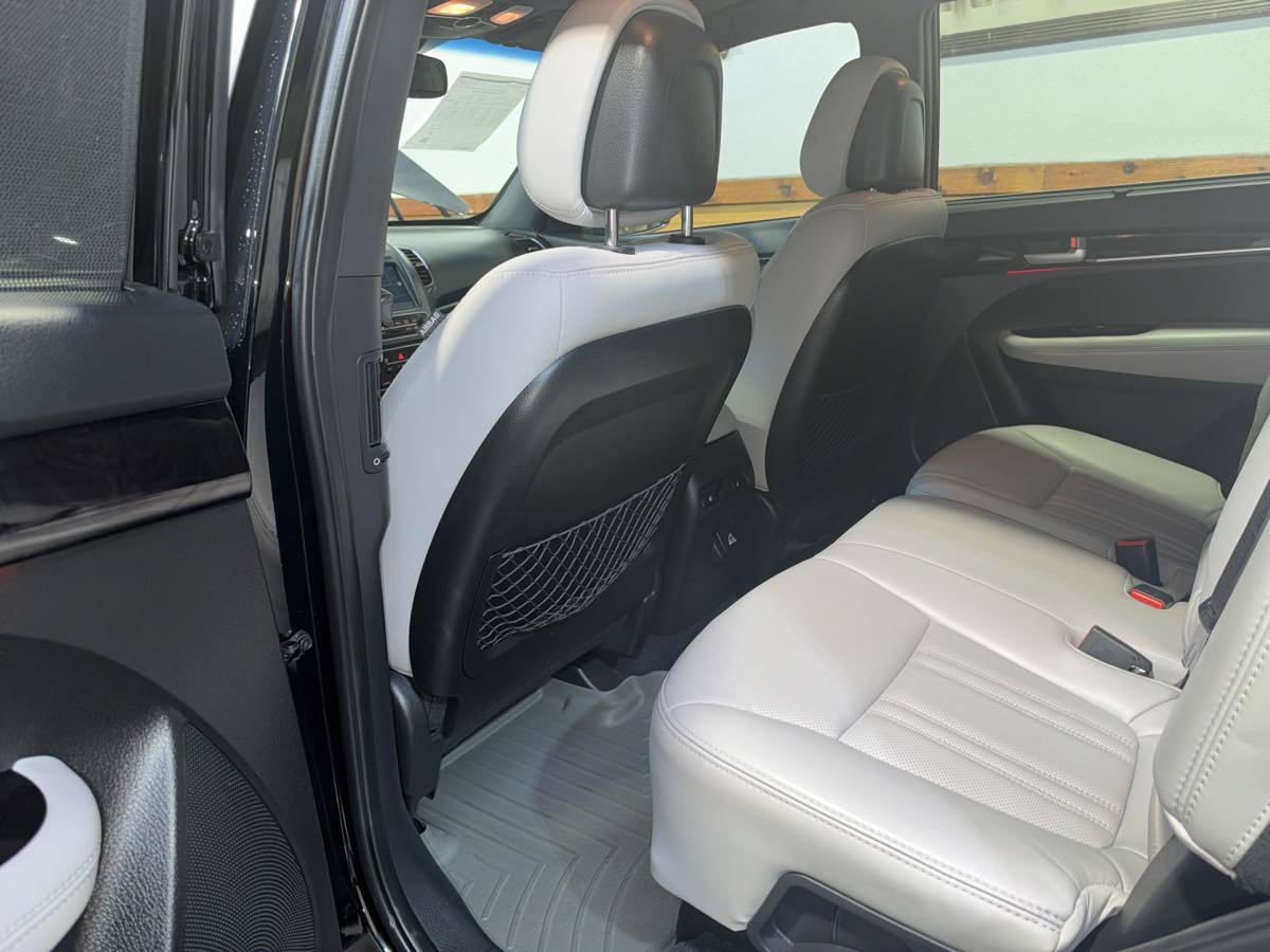 Used 2015 Kia Sorento SX FWD image 19