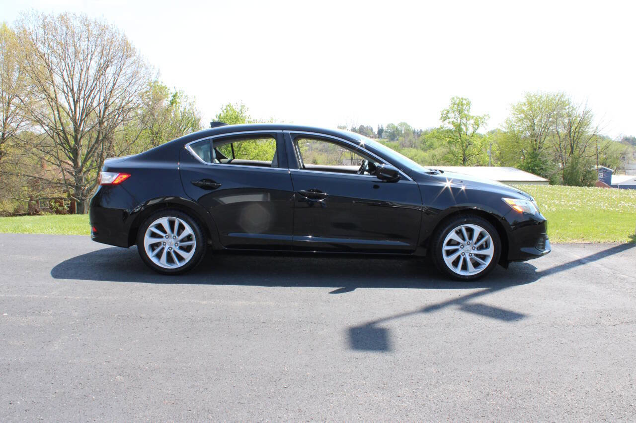 Used 2017 Acura ILX image 2