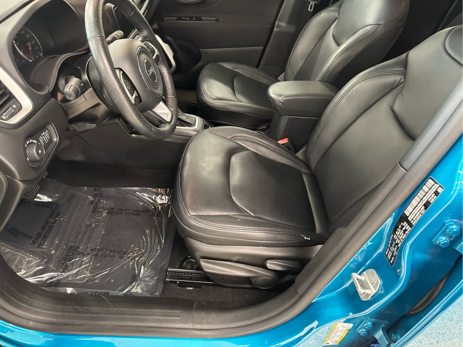 Used 2020 Jeep Renegade Latitude w/ Cold Weather Group image 9