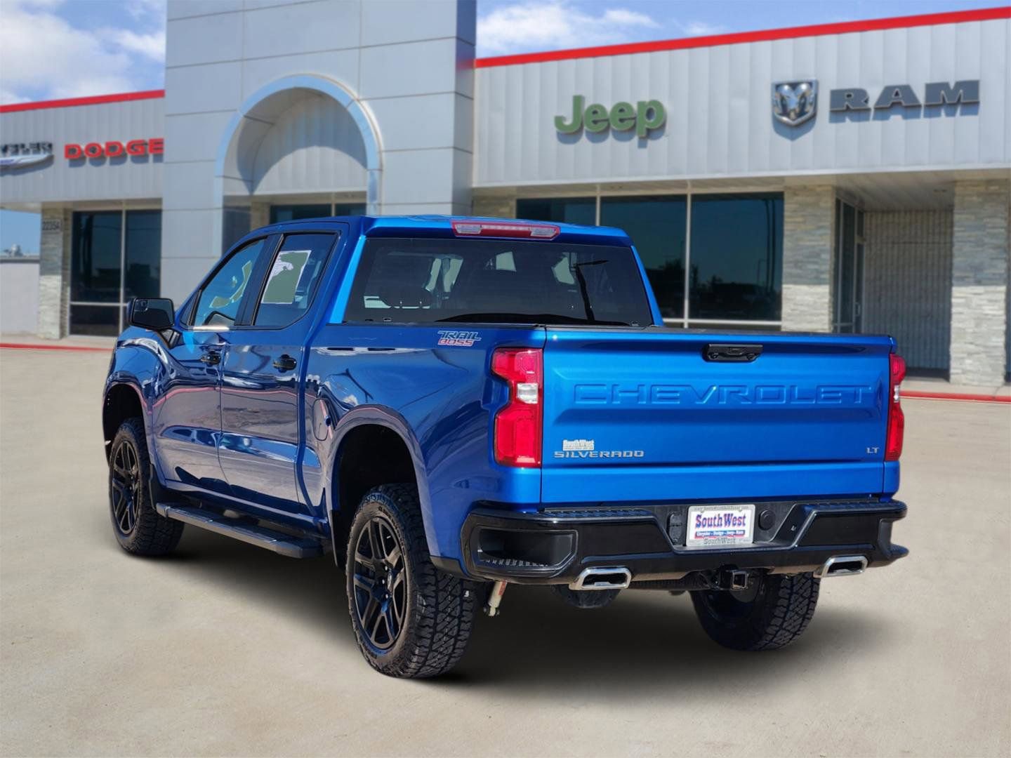 Used 2022 Chevrolet Silverado 1500 LT Trail Boss w/ Protection Package image 5