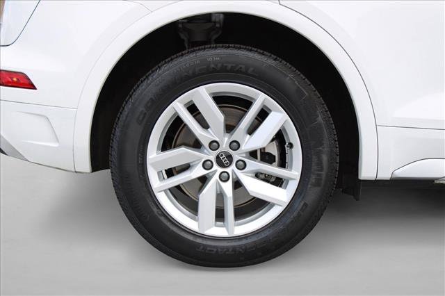 Used 2023 Audi Q5 2.0T Premium w/ Convenience Package AWD/4WD image 13