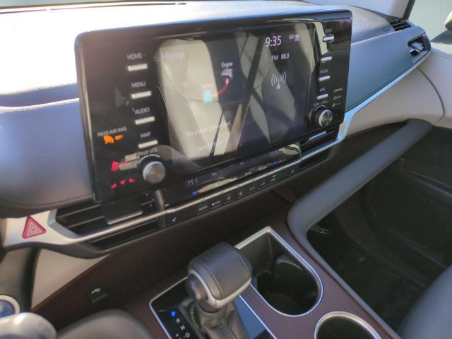 Used 2022 Toyota Sienna XLE AWD/4WD image 24