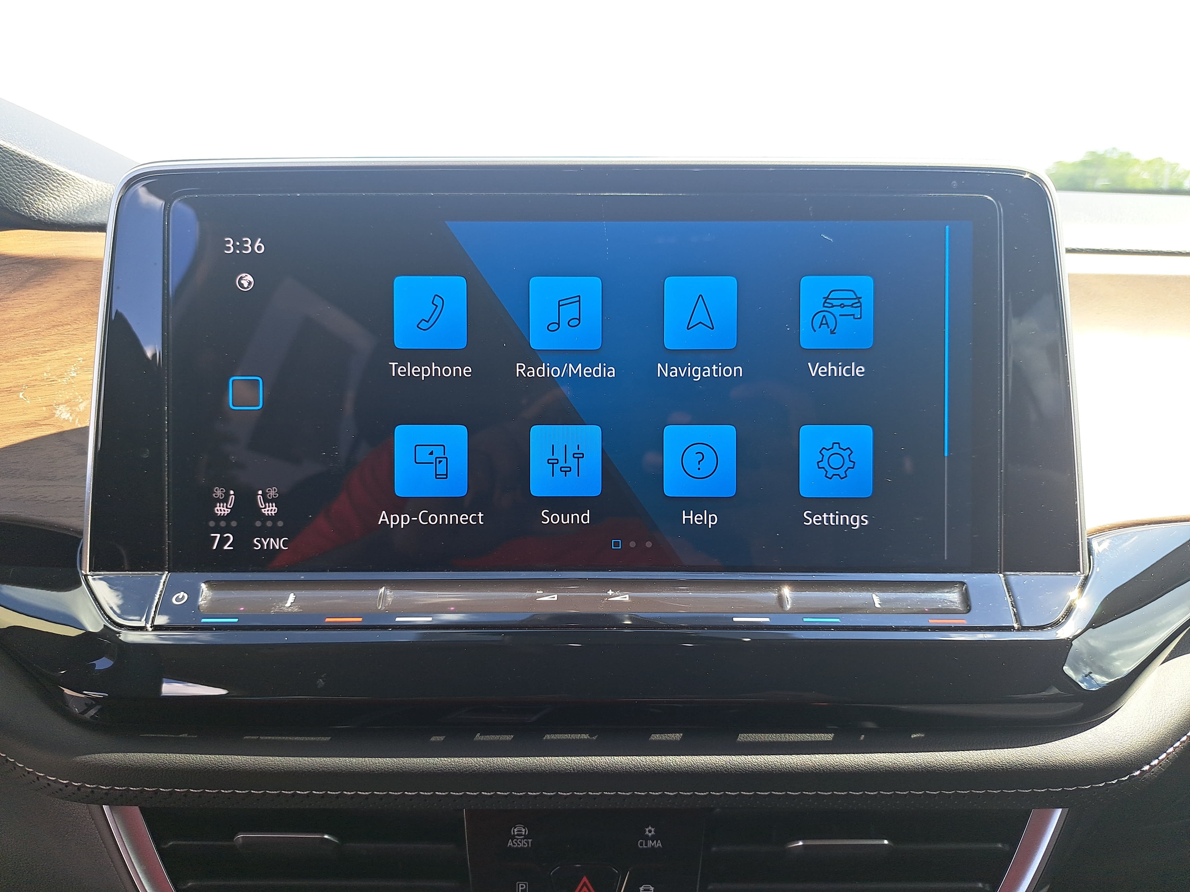 Certified 2024 Volkswagen Atlas SE FWD image 20