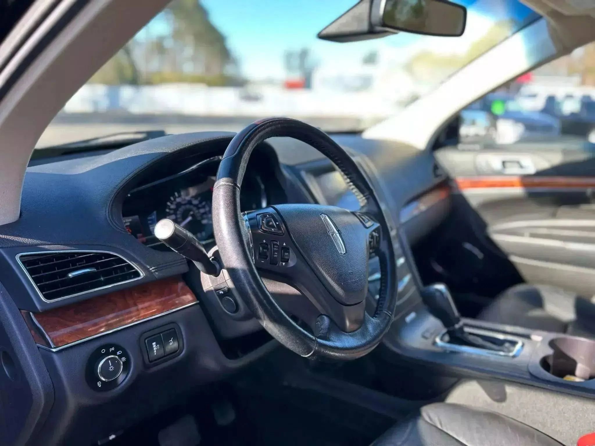 Used 2019 Lincoln MKT AWD image 12