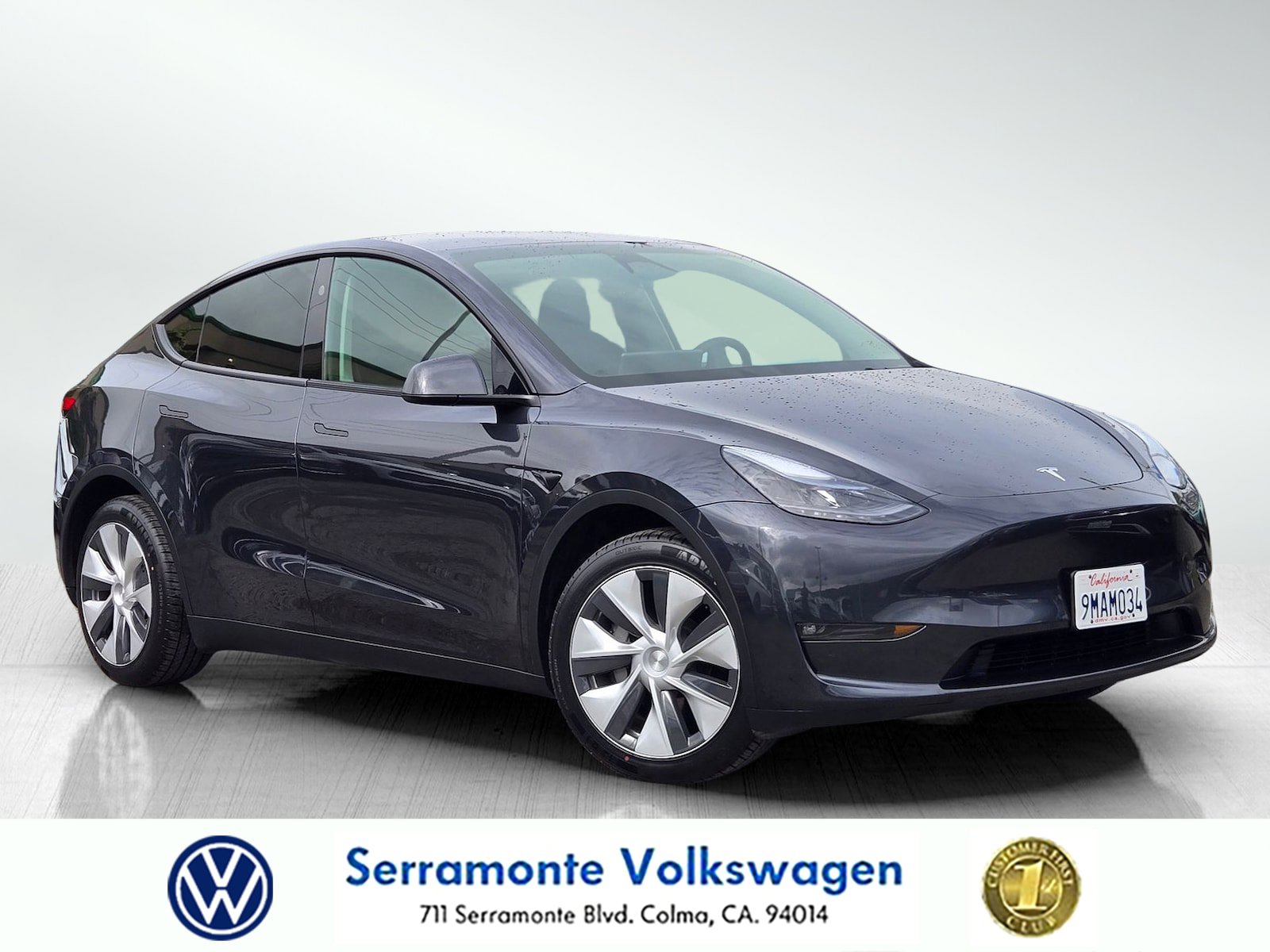 Used 2024 Tesla Model Y Long Range AWD/4WD image 1